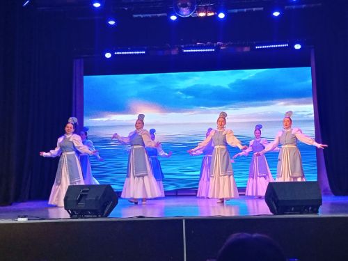 Әниләргә һәм хатын-кызларга бәйрәм бүләге