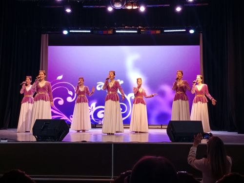 Әниләргә һәм хатын-кызларга бәйрәм бүләге