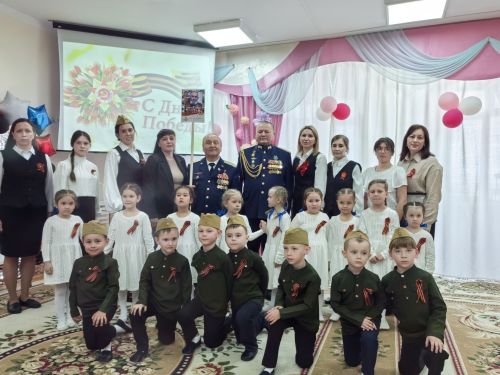 Арчаның тугызынчы балалар бакчасында Бөек Җиңү көненә багышланган бәйрәм узды
