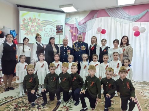 Арчаның тугызынчы балалар бакчасында Бөек Җиңү көненә багышланган бәйрәм узды