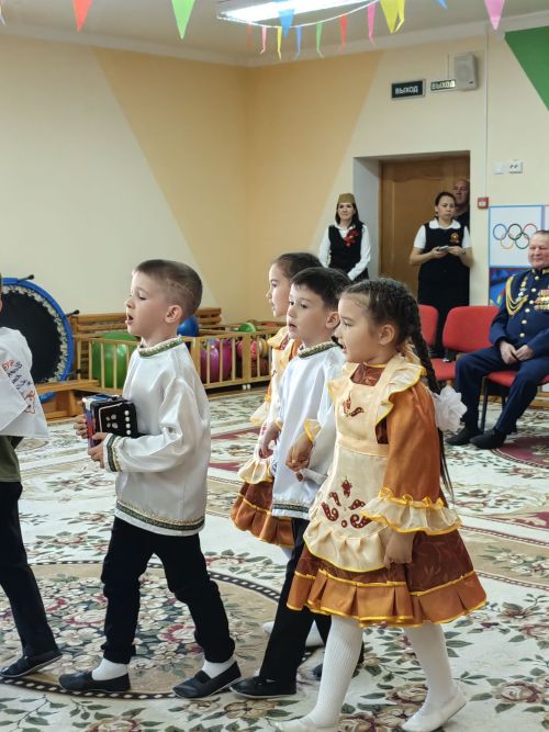 Арчаның тугызынчы балалар бакчасында Бөек Җиңү көненә багышланган бәйрәм узды
