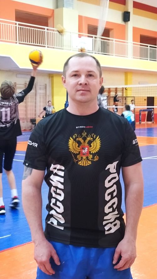 Волейболчылар Җиңү көнен ярышып каршылыйлар