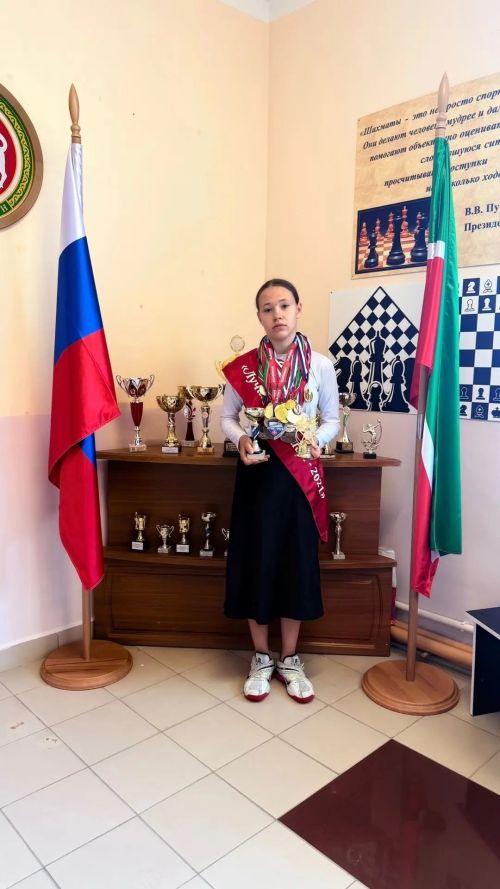 Менә шундый Нуруллиннар кебек әти-әниләр белән эшләве рәхәт