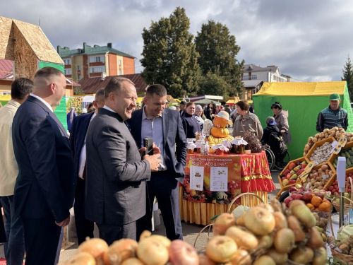 Арчада мәктәп ярминкәсе һәм чәчәкләр фестивале узды
