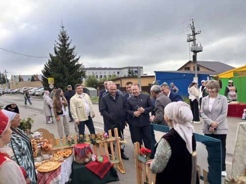 Арчада мәктәп ярминкәсе һәм чәчәкләр фестивале узды