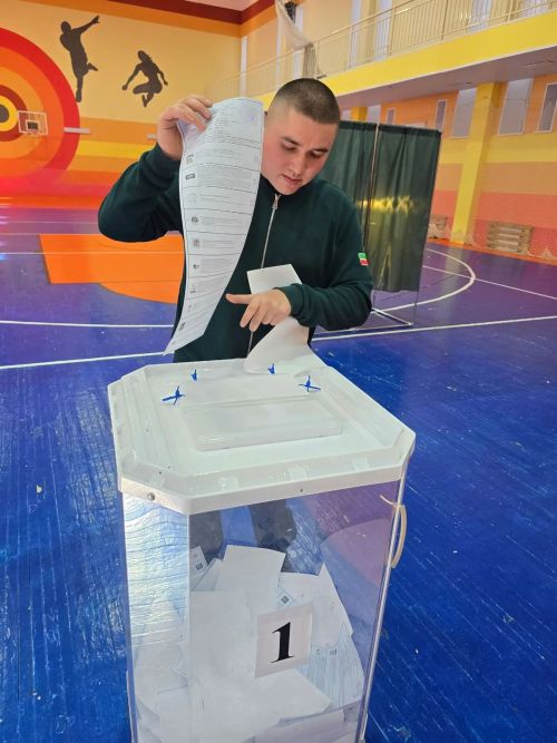 МХО ветераннары сайлау участогына килде