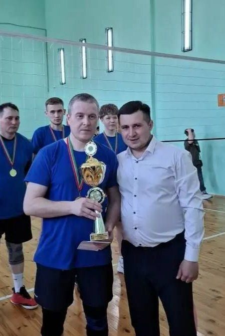Волейболчы егетләр ярышты