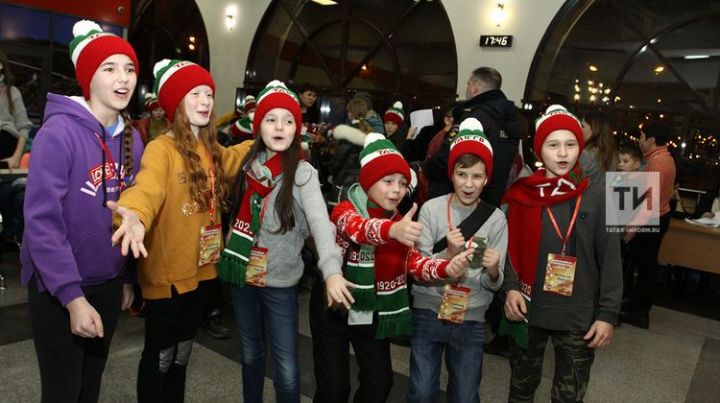 Татарстанские дети отправились в Москву на новогоднюю елку