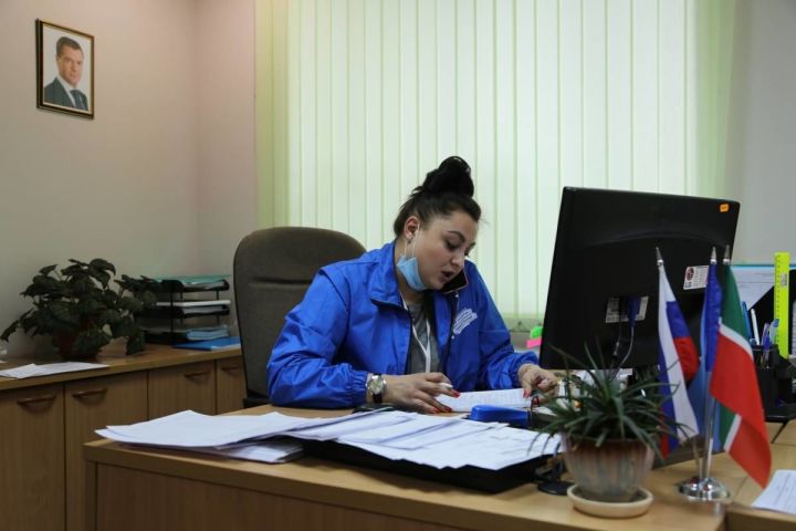 Волонтёры татарстанской «Единой России» помогут пенсионерам в покупке и доставке продуктов с ярмарок