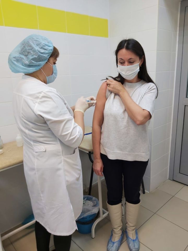 Бүген Арчада "Ковид-19"га каршы вакцина ясый башладылар