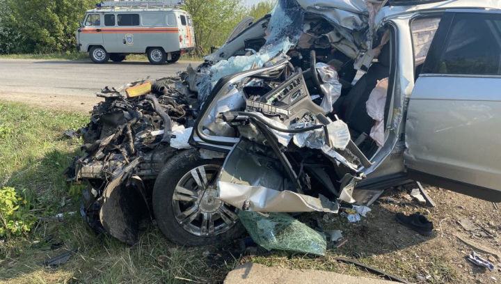 В Татарстане после столкновения с грузовиком погиб водитель внедорожника