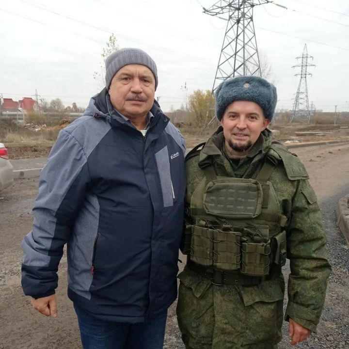 Зиннур Тимергалиев энесен хәрби операциягә озаткан