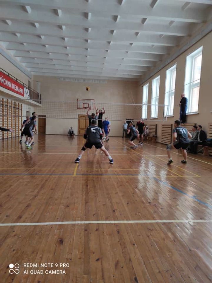 Яңа Кенәрдә район башлыгы призына волейбол ярышлары бара
