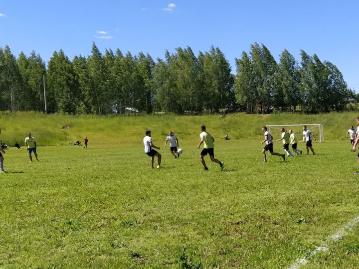 Яңа Кенәрдә традицион футбол ярышлары узды