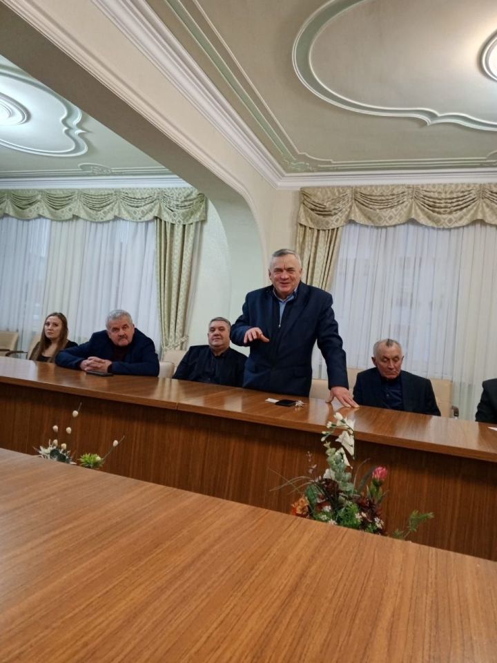 Иҗтимагый совет утырышында