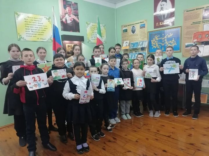 Солдатларга хатлар язганнар