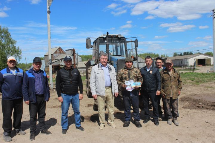 Кыр батырларына – бүләкләр