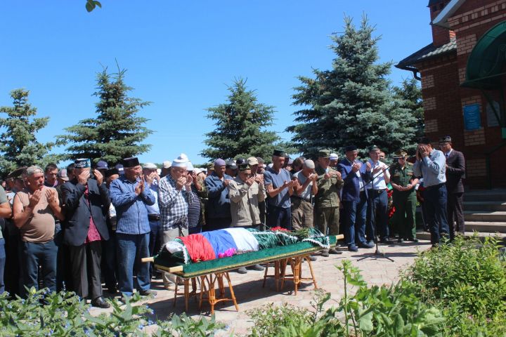 Шушмабашлар елап озатты