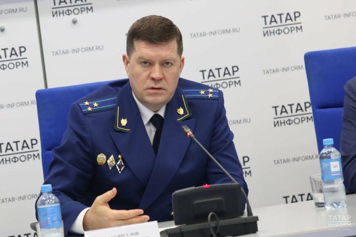 Татарстан прокуроры чиновникларны тәртипкә утыртырга җыена