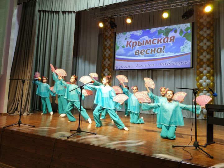 Кырымның Россия белән берләшүенә ун ел тулу уңаеннан Арчада бәйрәм концерты узды