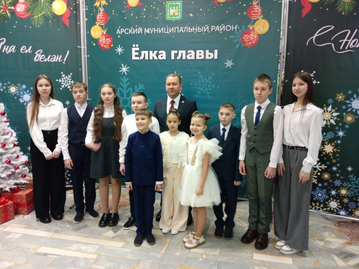 Сәләтле балалар өчен район башлыгы чыршы бәйрәме узды