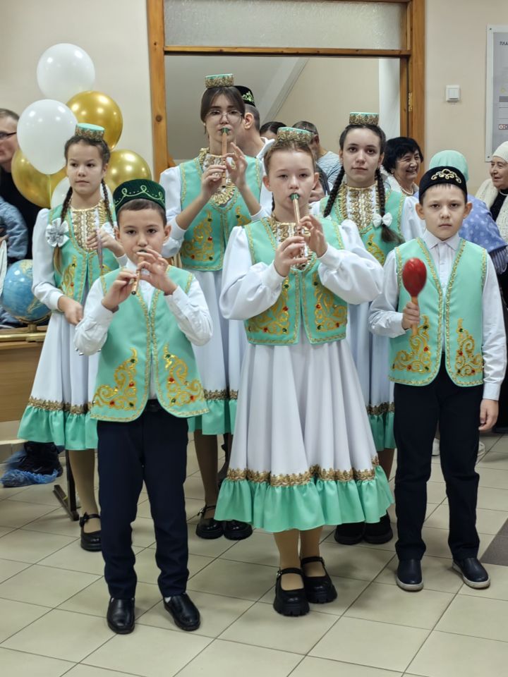 “50, 100 еллыкларны да каршы алырга язсын!”: Наласа урта мәктәбе 45 еллык юбилеен билгеләп үтте