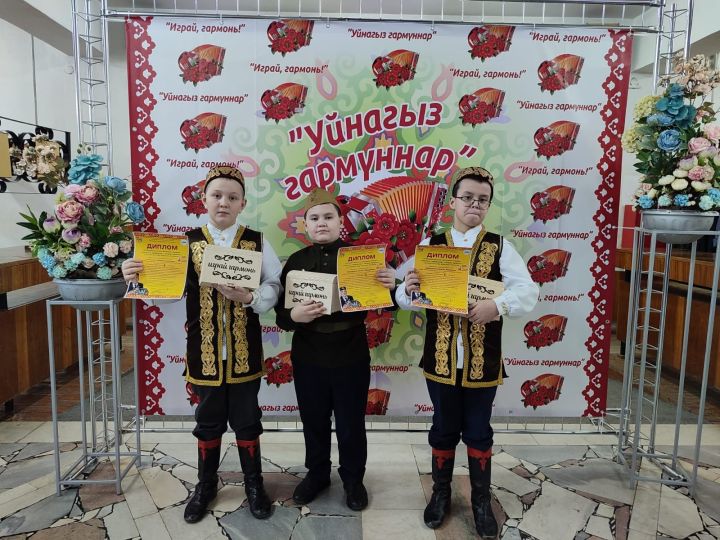 Киров өлкәсеннән бүләкләр белән кайттылар