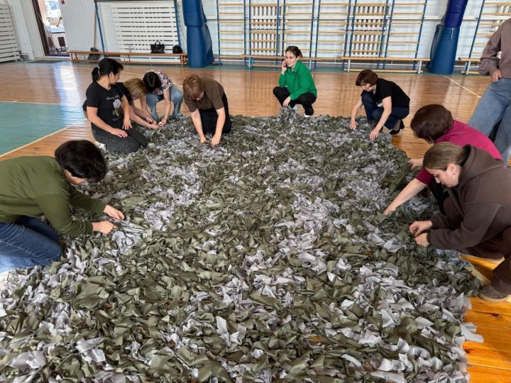 Район мәктәпләре, балалар бакчалары коллективлары 1,3 миллионнан артык сумлык гуманитар ярдәм җыйды
