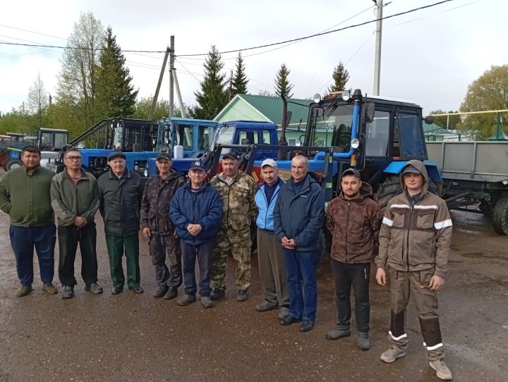 В Арском районе продолжаются технические осмотры самоходных машин и прицепов частных лиц