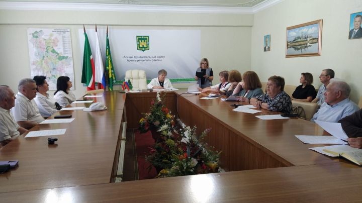 Утырышта җитди мәсьәләләр каралды