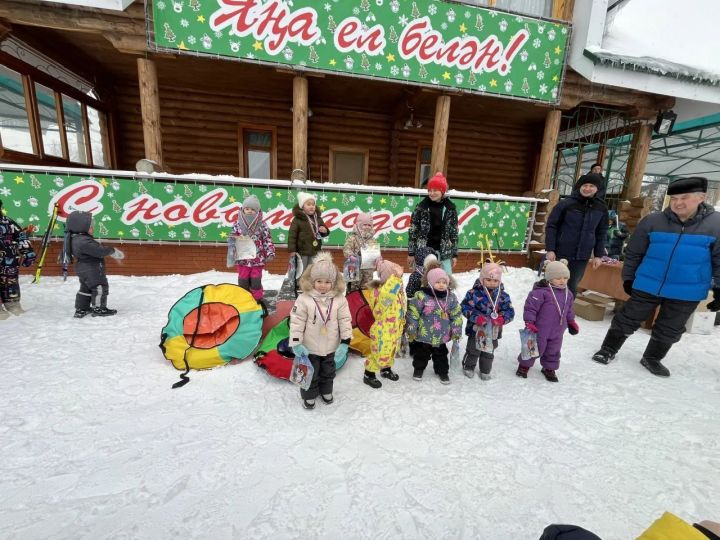 Бакча балалары да чаңгыда ярыша