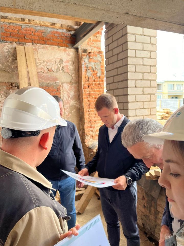 «Алгарыш» яшьләр үзәге бинасын төзүчеләр