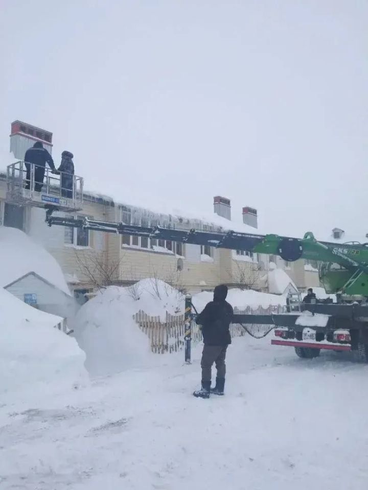 Арча муниципаль районы территориясендә биналар түбәләренең иминлеген тәэмин итү эшләре көчәйтелгән режимда алып барыла