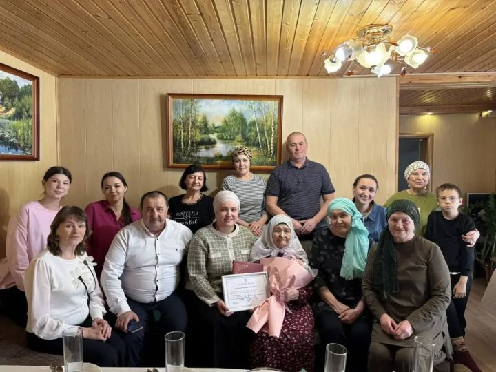Сикәлтәле тормыш юлы узган Мәдинә апага 90 яшь тулды