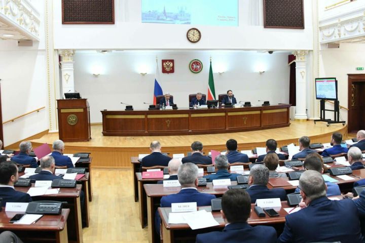 Рәис Рөстәм Миңнеханов яшьләр арасындагы җинаятьчелеккә каршы көрәшне көчәйтергә чакырды