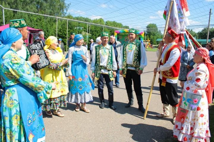 Кайвакыт көрәк белән җир казу уңайрак кебек