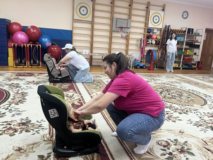 Балалар бакчасында әниләр ярышты