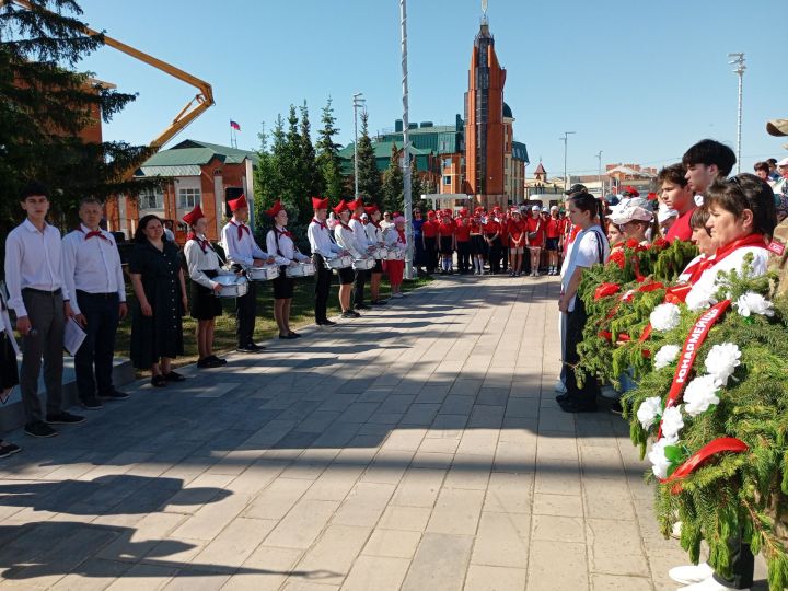 Пионерия көнен билгеләп үттеләр