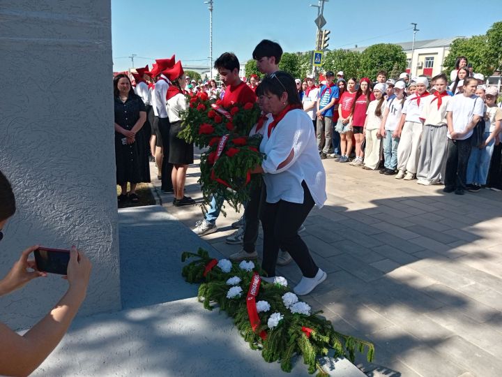 Пионерия көнен билгеләп үттеләр