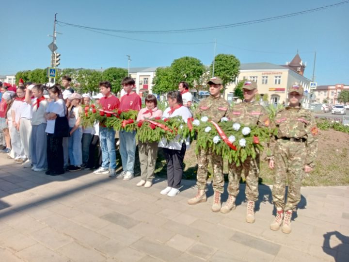 Пионерия көнен билгеләп үттеләр