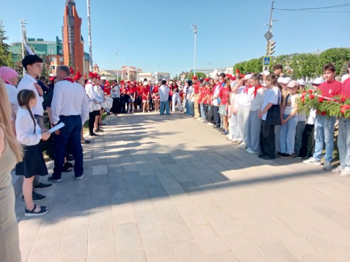 Пионерия көнен билгеләп үттеләр