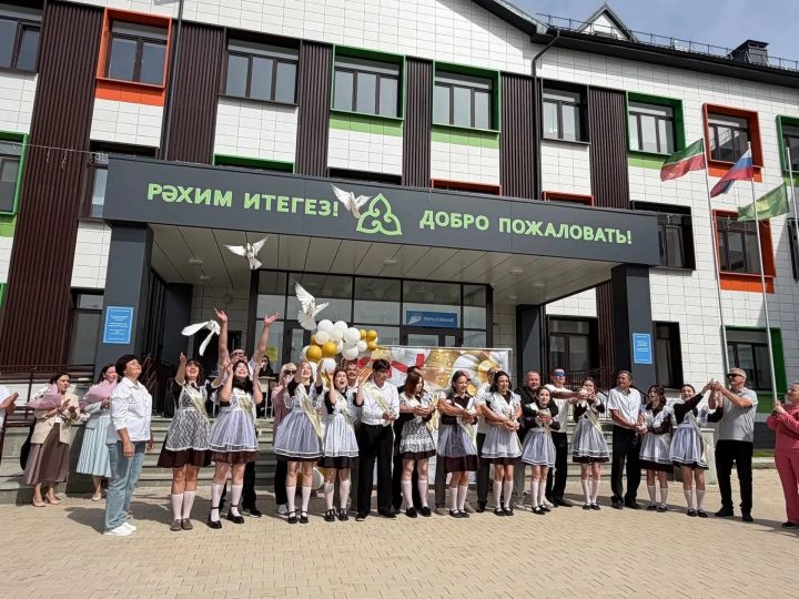 Арча районы мәктәпләрендә соңгы кыңгырау чыңлады: 155 чыгарылыш сыйныф укучысы олы тормышка аяк баса