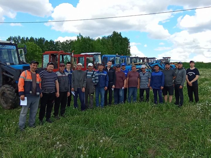 В Арском районе завершился техосмотр 47 единиц самоходной техники у частных владельцев