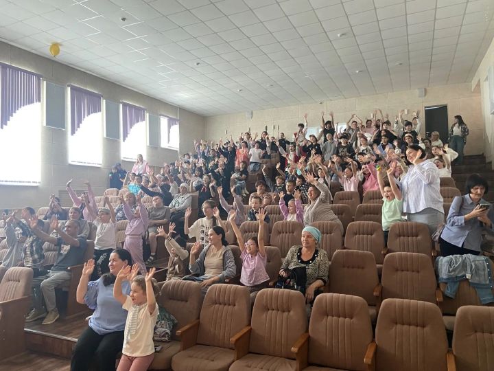 «Мәрхәмәтлек» үзәге балаларга бәйрәм оештырды