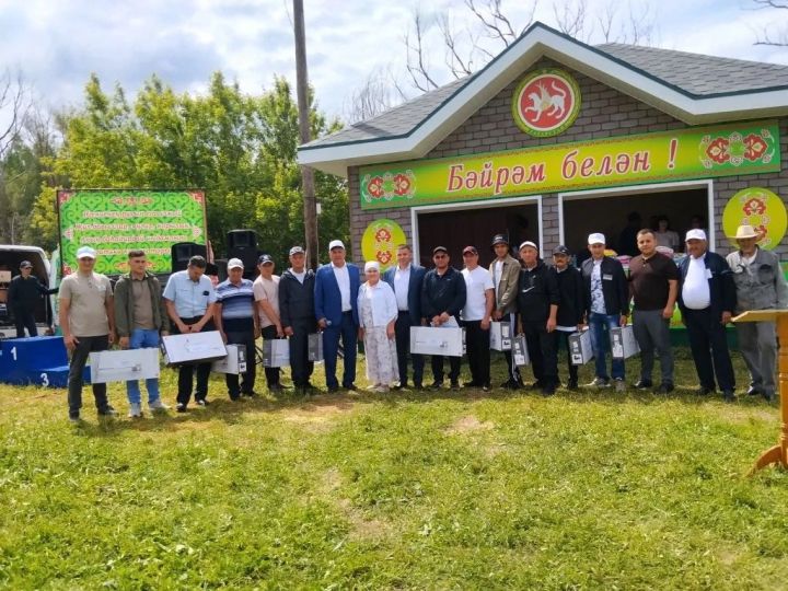 Курса Сабан туе табигатьнең бик матур үрынында үтә