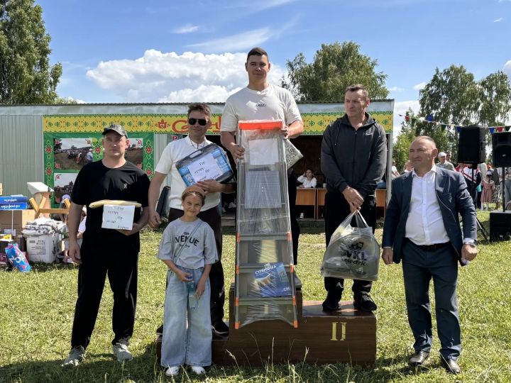 Яңа Кенәр Сабан туенда Арча егете батыр калды