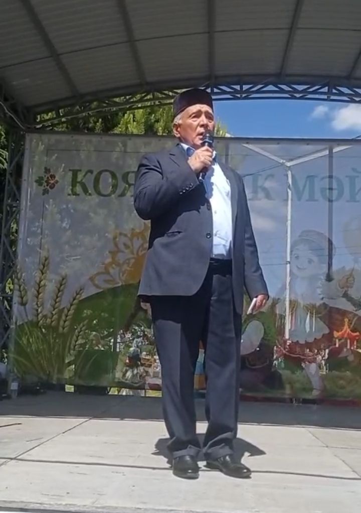 Күрешәләр, кочаклашалар, шатланышалар...