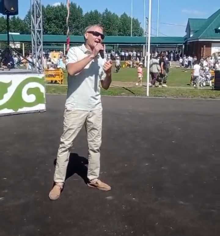 Күрешәләр, кочаклашалар, шатланышалар...