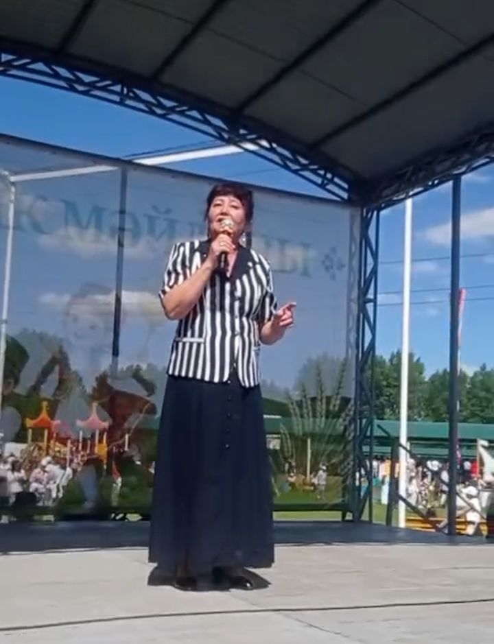 Күрешәләр, кочаклашалар, шатланышалар...