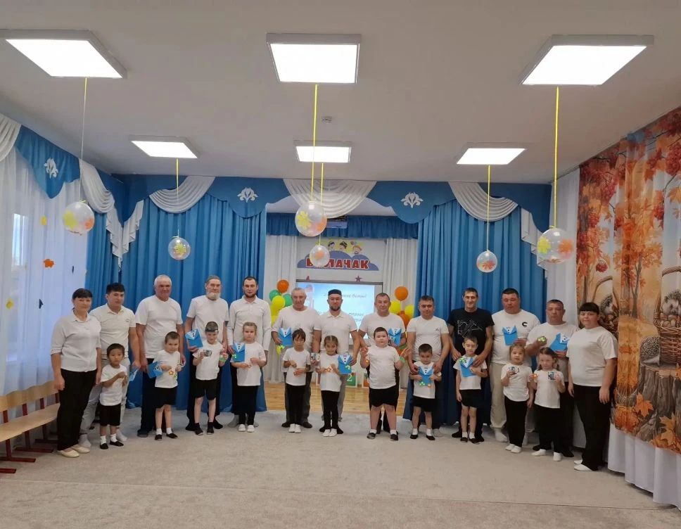 Наласа балалар бакчасы коллективы Әтиләр көнендә матур бәйрәм оештырды 